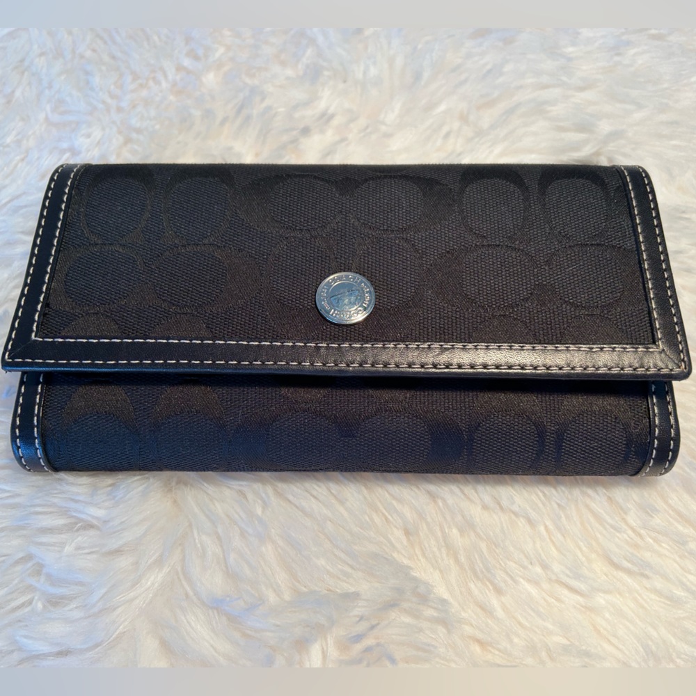 Coach sSignature Logo Wallet